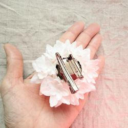 リネンのコサージュ＊紫陽花6.2cm（オフホワイト） 4枚目の画像
