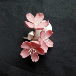 リネンのミニコサージュ＊桜6.5cm（くすみピンク/オフホワイト） 3枚目の画像