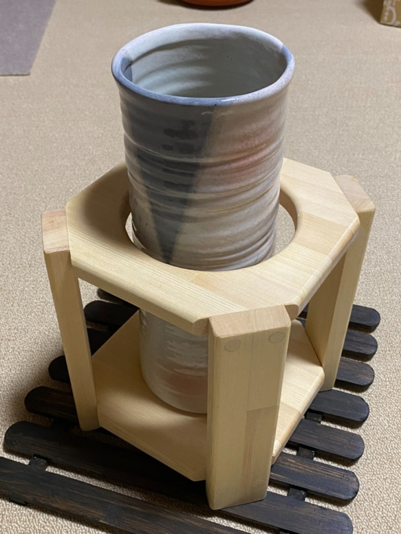 大人気・地震で倒れません。仏壇用　花瓶立て　倒れて困ってる方おりませんか？　どんなサイズでも作成させて頂きます。 ＃食器棚 ＃カップボード ＃テレビ台 ＃TVボード ＃テレビキャビネット ＃タンス ＃本棚 ＃調味料ラック ＃絵本棚 ＃ガーデニング