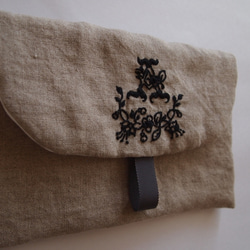 linen pouch - embroidery 1枚目の画像