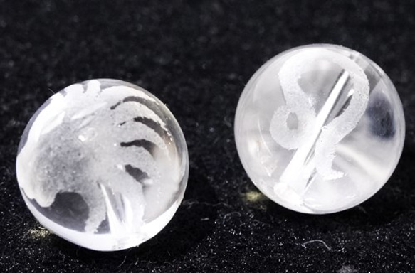 ☆2個☆ しし座（獅子座）素彫り10mm玉水晶○天然石 ビーズ sanuk 通販 