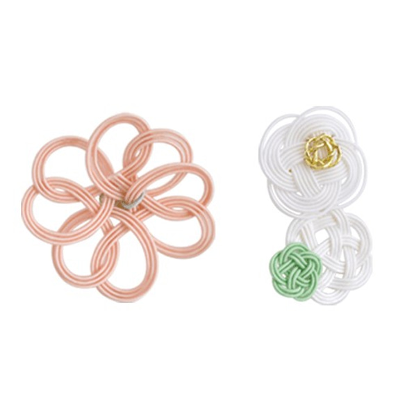 クローバーと花のピアス -Pink×White-　■イヤリング可■ 2枚目の画像