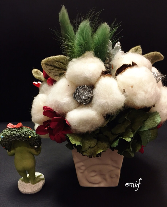 綿の実とケイトウのふわふわクリスマス 2枚目の画像