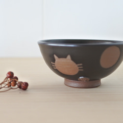 お茶碗小サイズ（黒）ねこ水玉【受注制作】 2枚目の画像