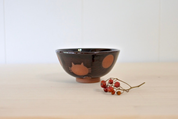 お茶碗小サイズ（茶）ねこ水玉【受注制作】 2枚目の画像