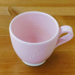 小花のマグカップ・大（桜色） 2枚目の画像