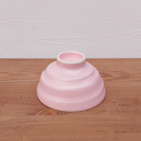 ろくろ目のご飯茶碗（桜色） 3枚目の画像