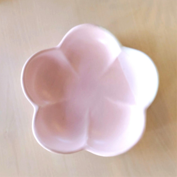 花形の皿（桜色） 1枚目の画像