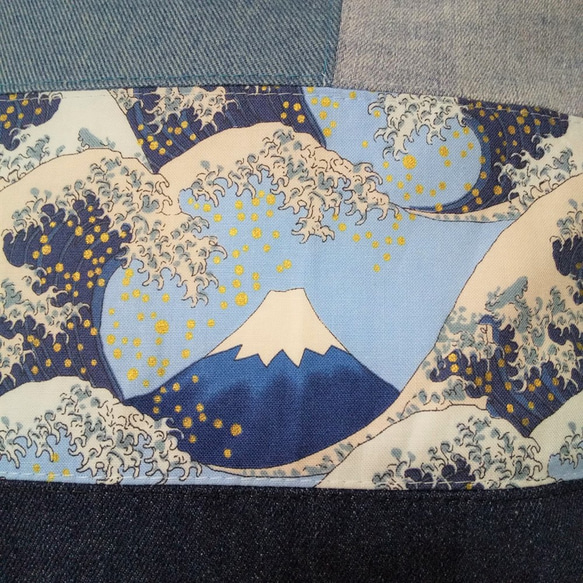 パッチワークデニム　クッションカバー45㎝×45㎝　富士山と波 3枚目の画像