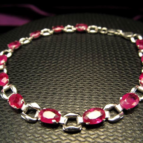 送料無料】極上の宝石質ルビー☆贅沢に13石☆プレミアブレスレット