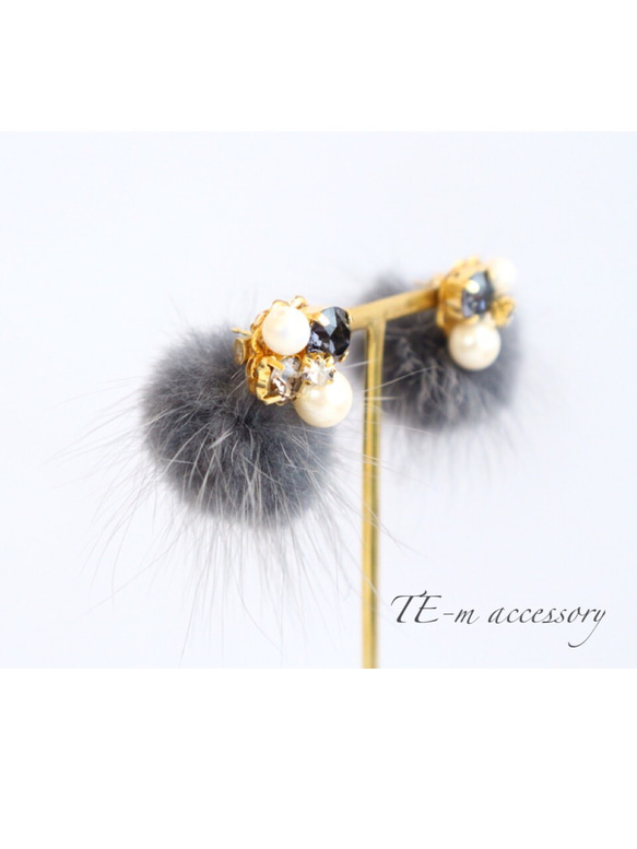 ＊swarovski & mink fur earrings＊ 2枚目の画像