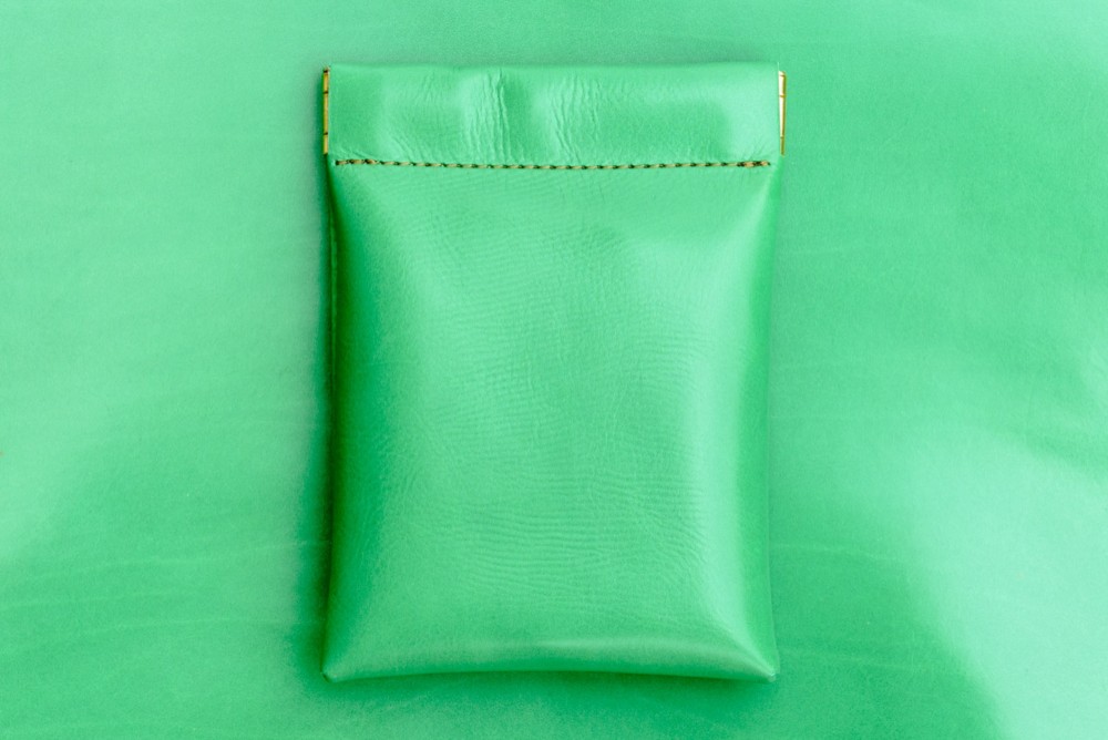 開閉が早いミニ財布/キーケース　なめらかカーフ(子牛革)｜コーラルグリーン