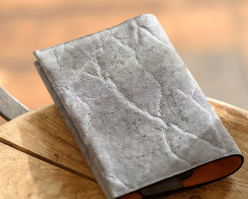 文庫本ブックカバー エレファント(象革)×ピッグスキンコーラルオレンジ