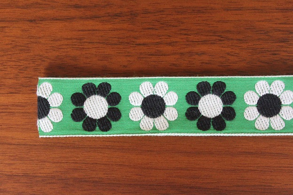 チロリアンテープ・デイジー花柄・green×black 1枚目の画像