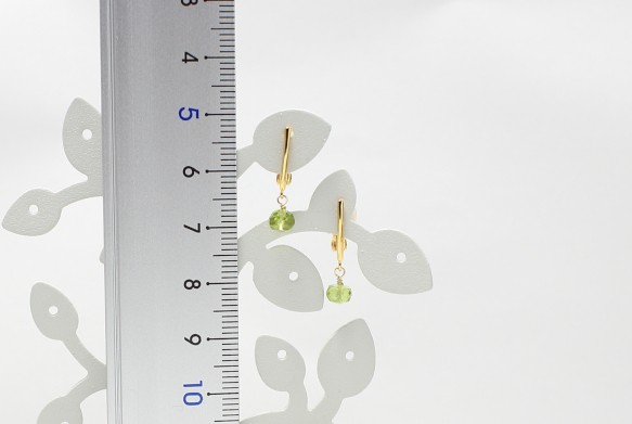 痛くないイヤリング/ピアスみたい/ペリドットの一粒イヤリング(クリップ式)/華奢で痛くないプチイヤリング 8枚目の画像