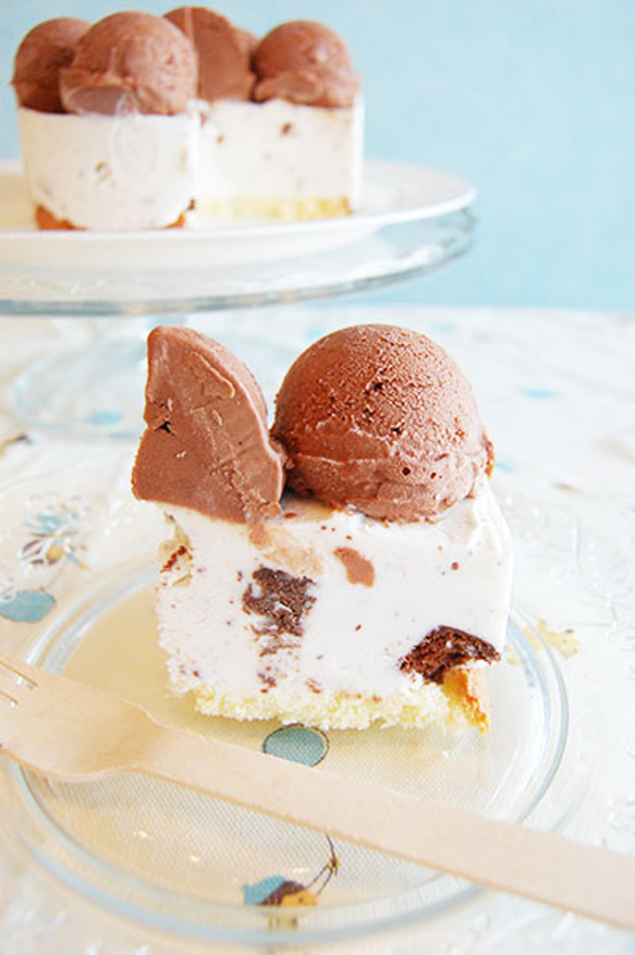 可愛いチョコレートのジェラートアイスケーキ 2枚目の画像