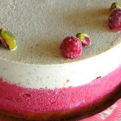 ピスタチオ×モレロチェリーのジェラートアイスケーキ 2枚目の画像
