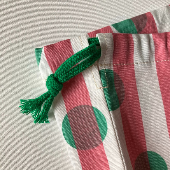 【sale10％オフ】巾着袋（中）ストライプ×ドット柄　ピンク×グリーン 2枚目の画像