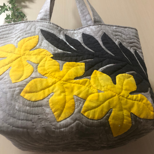 ラウアエとプルメリアのバッグ＊ハワイアンキルト イエロー トート