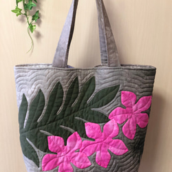 ハワイアンキルト　ハンドメイド　プルメリア　モンステラトートバッグ Amazon.co.jp: キャシー中島さんのモンステラにプルメリア