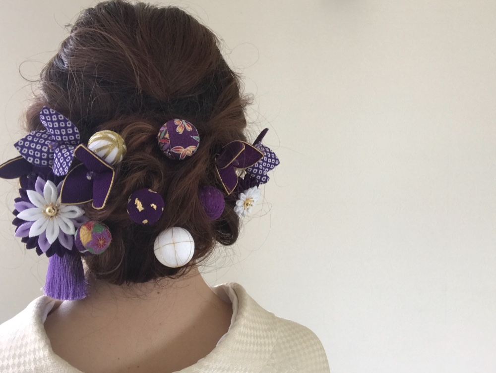 つまみ細工とミニ鞠のかんざしセット 紫 15,444円