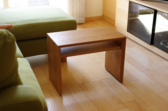 1台3役　センターテーブル／サイドテーブル／ベンチになる無垢ナラ材テーブル 4枚目の画像