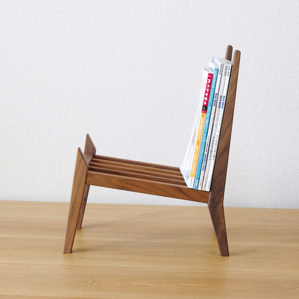【book rest chair】マガジンラック／ 無垢材ウォールナット 2枚目の画像