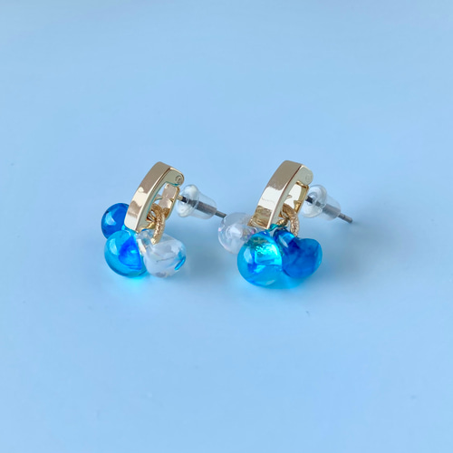 ティアドロップ ブルーグラデーション三連ピアス ピアス（スタッド・一 