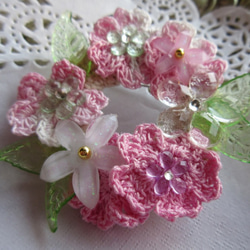 桜のリースブローチ・レース編み 3枚目の画像