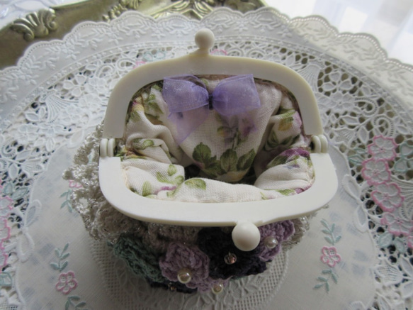 紫陽花のがま口ポーチ・レース編み・リボン添え 5枚目の画像