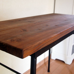 アイアン製の作業テーブル 3枚目の画像