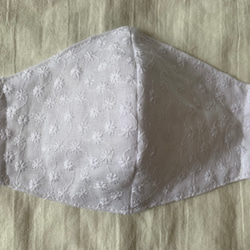 ⁑送料無料⁑ 夏マスク　立体マスク　花柄刺繍レース　ダブルガーゼ　小花　ホワイト 2枚目の画像
