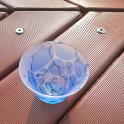 受注制作【minamo】ブルーぐい呑み 酒器 青いグラス 小魚 プレゼント ギフトやお祝いに 父の日 母の日 4枚目の画像