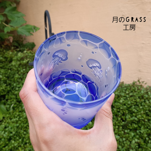 メロウグラスさんの青いお月様の作品 今日はお月見。 満月🌕、うさぎ、ススキをモチーフにお月見を