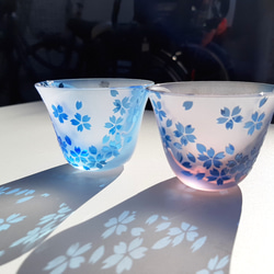 受注制作】舞い桜 天開ぐい呑みペアセット サンドブラスト彫刻 春の