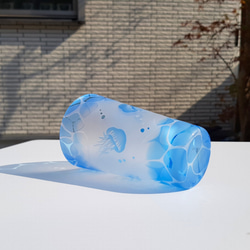 受注生産【 minamo】 癒し漂う くらげグラス 青いガラス 夏色 お祝い 父の日 3枚目の画像