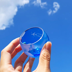 【受注生産】Sky Hi 飛行機雲 青空丸ぐい呑み おちょこ サンドブラスト 父の日 母の日 3枚目の画像