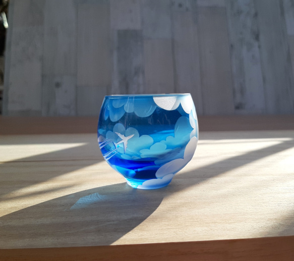 【受注生産】Sky Hi 飛行機雲 青空丸ぐい呑み おちょこ サンドブラスト 父の日 母の日 6枚目の画像