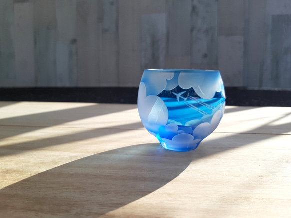 【受注生産】Sky Hi 飛行機雲 青空丸ぐい呑み おちょこ サンドブラスト 父の日 母の日 8枚目の画像