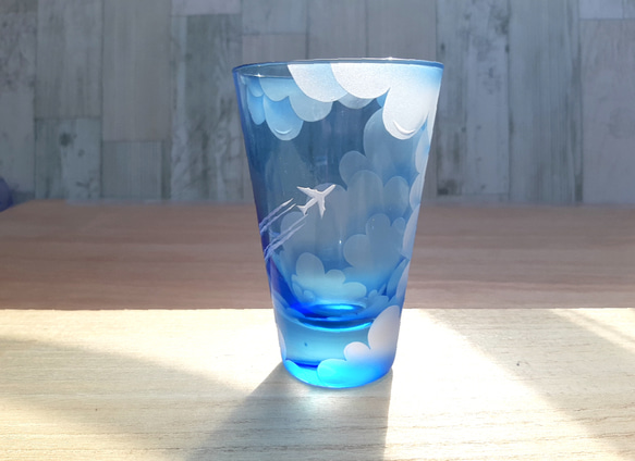 【受注生産】Sky-Hi 飛行機雲 青空タンブラー サンドブラスト 空色グラス 2枚目の画像