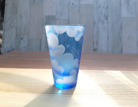 【受注生産】Sky-Hi 飛行機雲 青空タンブラー サンドブラスト 空色グラス 3枚目の画像