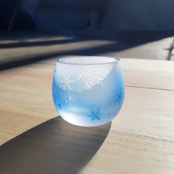 雪の結晶 雪玉 丸ぐい呑み おちょこ サンドブラスト 冬グラス 単品 1枚目の画像