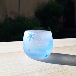 雪の結晶 雪玉 丸ぐい呑み おちょこ サンドブラスト 冬グラス 単品 5枚目の画像