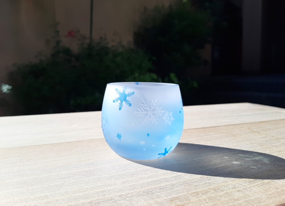 雪の結晶 雪玉 丸ぐい呑み おちょこ サンドブラスト 冬グラス 単品 5枚目の画像