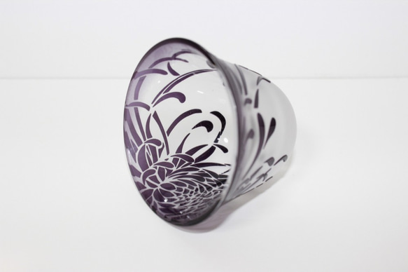 菊巻柄　-ぐい呑み　紫 グラス サンドブラスト ギフト 『父の日』 2枚目の画像