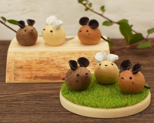 送料無料 / 手のひらサイズの 木の置物(小) ねずみ 3 兄弟 セット