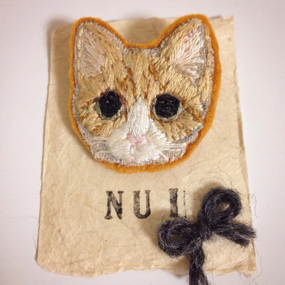 手刺繍＊ミックス猫ブローチ 3枚目の画像