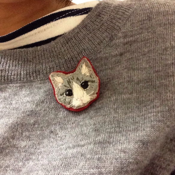 手刺繍＊ミックス猫ブローチ 4枚目の画像