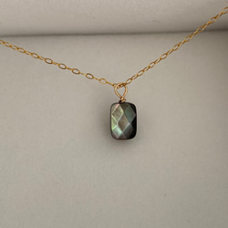 《14kgf》ブラックシェル　スクエアカット　ソリティア ネックレス 2枚目の画像