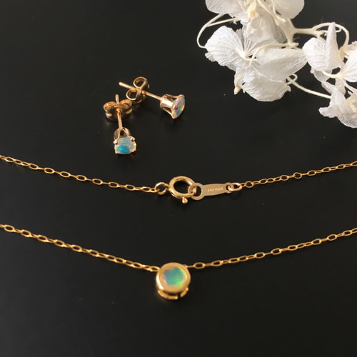 14kgf》4㎜ 天然石 プレシャス オパール 一粒 ピアス/イヤリング